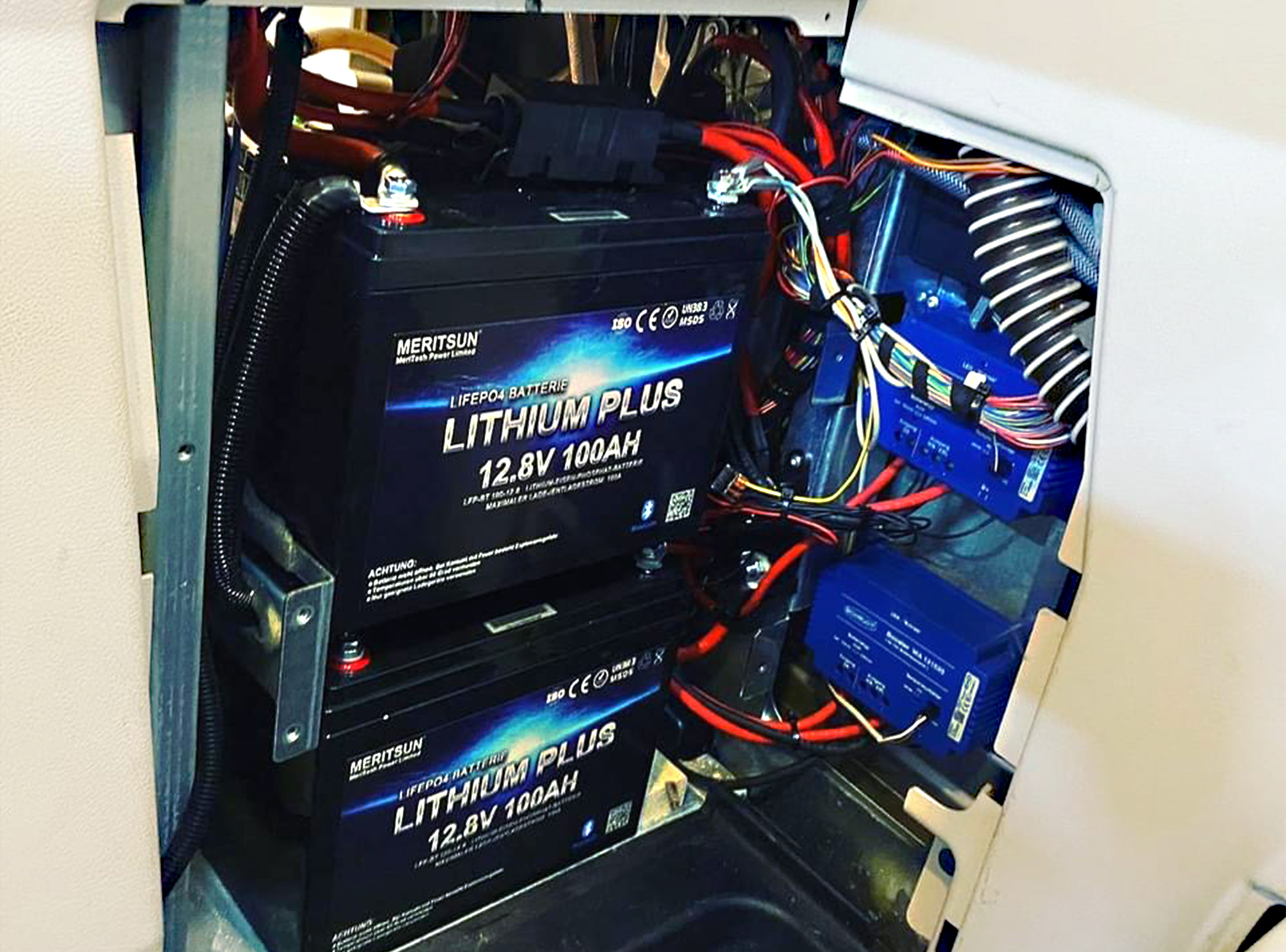 MERITSUN 12V200AH LIFEPO4 BATTERY FOR RV