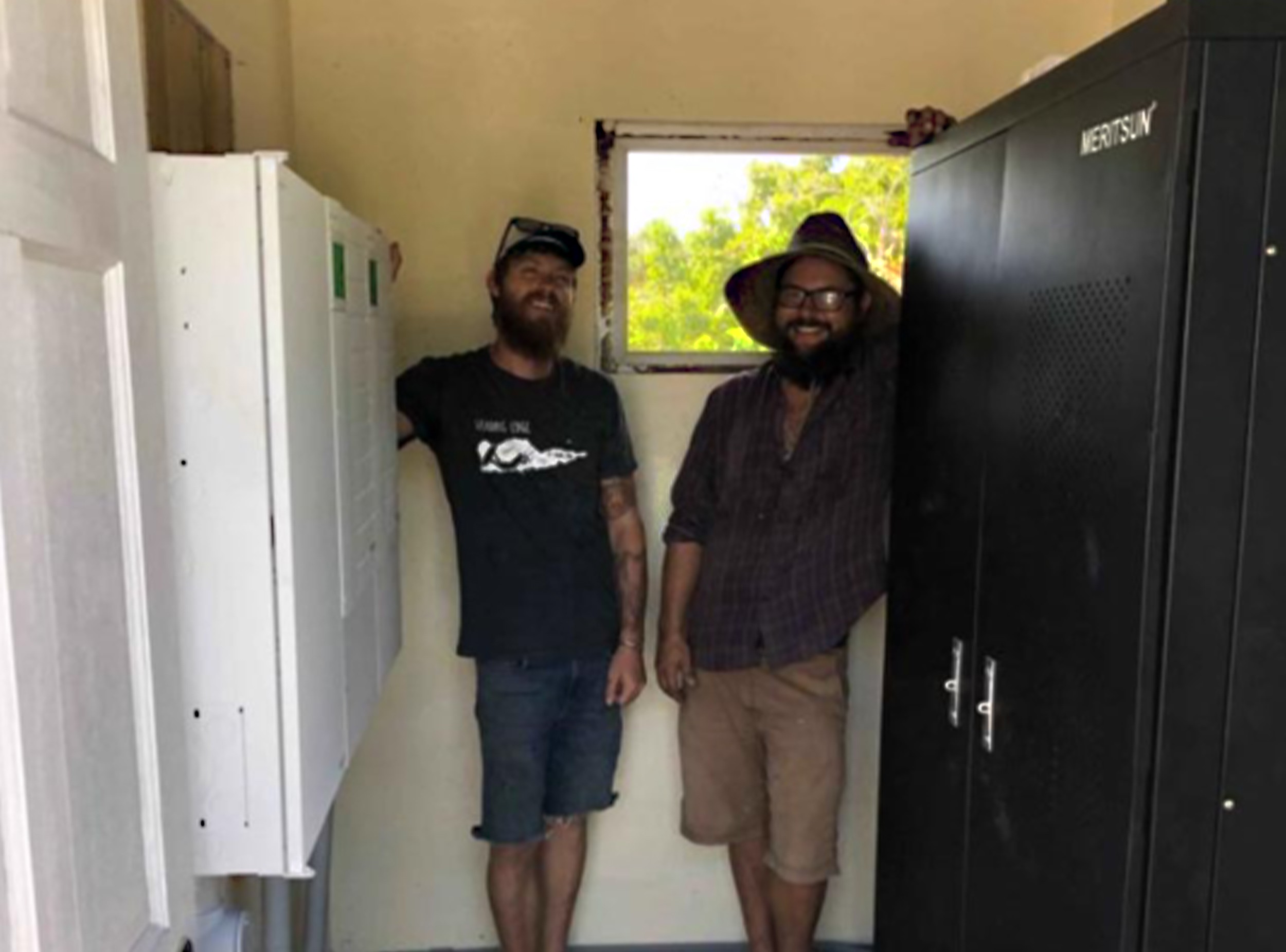 MERITSUN 60kWh LIFEPO4 BATTERY FOR HYBRID SOLAR SYSTEM IN USA